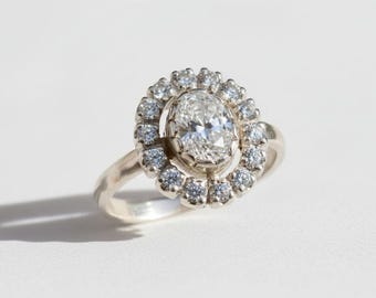 Anello vittoriano delicato, diamante creato, anello con diamante CZ, anello scintillante, anello ovale, anello a fiore, anello brillante, anello vintage, anello in argento 925