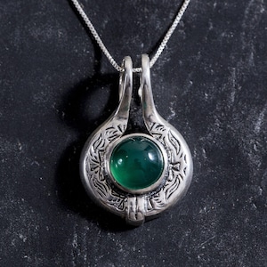Egyptian Pendant, Emerald Pendant, Created Emerald, Artistic Pendant, Green Pendant, Green Emerald, Vintage Pendant, Silver Pendant, Emerald
