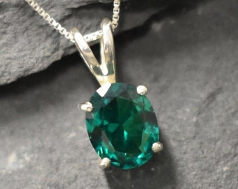 Emerald Pendant, Created Emerald, Green Oval Pendant, Green Vintage Pendant, Emerald Necklace, Dainty Green Pendant, Solid Silver Pendant