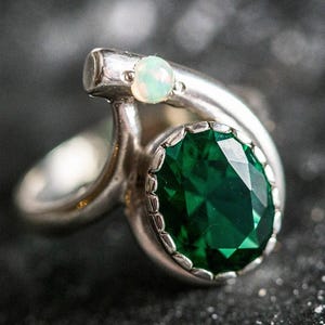 Einzigartiger Ring, erstellt Smaragdring, Smaragdring, natürlicher Opal, Vintage Ringe, äthiopischer Opal, Grüner Ring, massiver Silberring, Opal, Smaragd