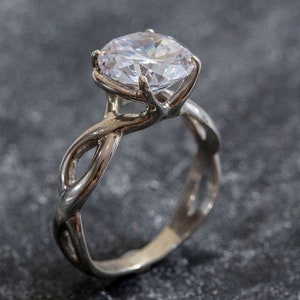 Engagement Ring, 2 carat Diamond, Lab-grown diamond c.z. Ring, Bridal diamond Ring, Sparkly Ring, Promise Ring, Solid Silver Ring, 4 Carat imagem 1