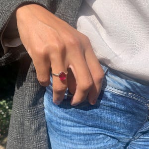 Anel de Rubi Vermelho, Rubi Sintético, Anel Oval de Rubi, Anel Solitário de Rubi, Anel de Rubi em Prata, Anel com Pedra de Nascimento de Julho, Anel com Gema Vermelha, Presente para a Mãe imagem 8