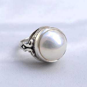 Mabe Pearl Ring, Rainbow Mabe Ring, Natural Pearl Ring, June Birthstone, Large Pearl Ring, Vintage Pearl Ring, June Ring, Solid Silver Ring
