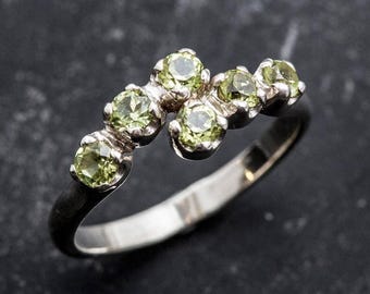 Peridot Ring, Natural Peridot, August Birthstone, August Ring, Green Band, Peridot Band, Vintage Ring, Solid Silver Ring, Birthstone Ring