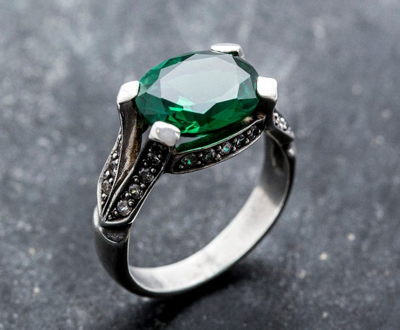 Art Deco Platinum Emerald Diamond Ring | J.S. Fearnley | 5920