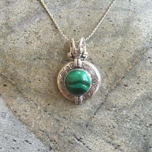 Malachite Pendant, Egyptian Pendant, Ancient Egypt Pendant, Vintage Pendant, Green Pendant, Natural Stone, Healing Stones, Healing Pendant image 3