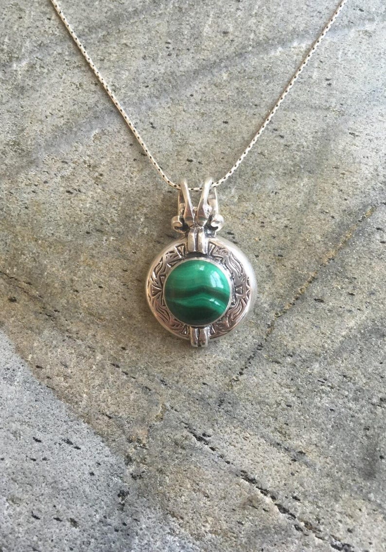 Malachite Pendant, Egyptian Pendant, Ancient Egypt Pendant, Vintage Pendant, Green Pendant, Natural Stone, Healing Stones, Healing Pendant image 3