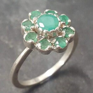 Emerald Ring, Natural Emerald Ring, May Ring, Flower Ring, Vintage Flower Ring, Green Emerald Ring, Silver Flower Ring, Solid Silver Ring