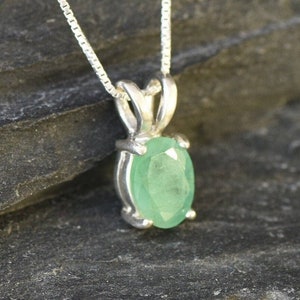 Natural Emerald Pendant, Natural Emerald Necklace, Large Emerald, Emerald Necklace, Emerald Pendant, Dainty Necklace, Solid Silver Pendant