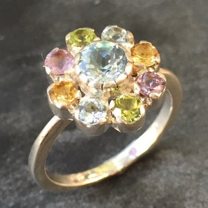 Flower Ring, Mothers Birthstones, Birthstone Ring, Topaz Ring, Natural Topaz, Vintage Rings, December Birthstone, Solid Silver Ring