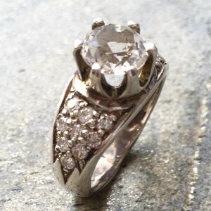 Bague en diamant, diamant de synthèse, bague de fiançailles, bague de style édouardien, bague ancienne, bague imposante, anneau large et scintillant, bague en argent sterling image 3