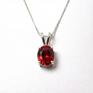Pendentif rubis ovale, collier rubis rouge, cadeau de Noël pour elle, collier rubis en argent sterling, collier de pierre de naissance de juillet, pendentif de pierre gemme rouge