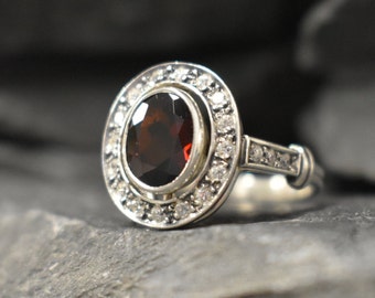 Red Vintage Ring, Garnet Ring, Natural Garnet, January Birthstone, Red Ring, Antique Ring, Vintage Ring, 925 Silver Ring, Red Diamond Ring