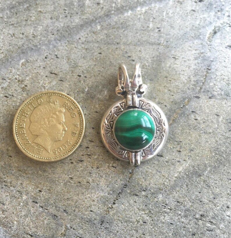 Malachite Pendant, Egyptian Pendant, Ancient Egypt Pendant, Vintage Pendant, Green Pendant, Natural Stone, Healing Stones, Healing Pendant image 8