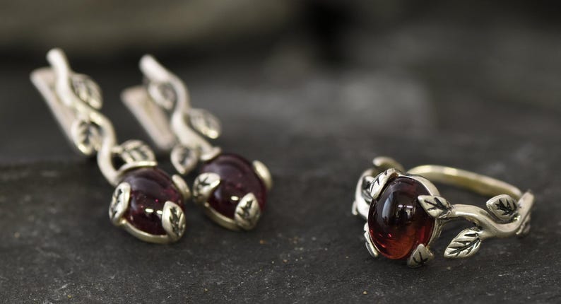 Garnet Ring, Natural Garnet, January Birthstone, Flower Ring, Vintage Ring, Red Ring, Dainty Ring, Silver Ring, 925 Solid Silver, Garnet image 9