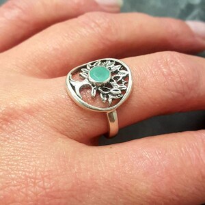 Green Emerald Ring, Natural Emerald Ring, May Birthstone, Silver Tree Ring, Vintage Tree Ring, Tree Of Life Ring, May Ring, 925 Silver Ring image 3