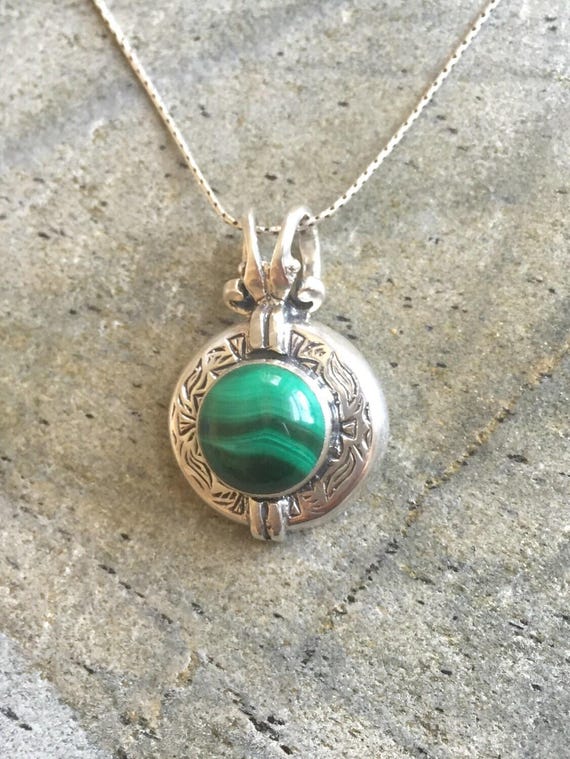 Malachite Pendant, Egyptian Pendant, Ancient Egypt Pendant, Vintage Pendant, Green Pendant, Natural Stone, Healing Stones, Healing Pendant