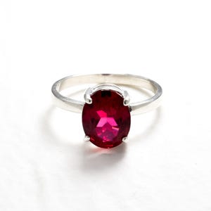 Anel de Rubi Vermelho, Rubi Sintético, Anel Oval de Rubi, Anel Solitário de Rubi, Anel de Rubi em Prata, Anel com Pedra de Nascimento de Julho, Anel com Gema Vermelha, Presente para a Mãe imagem 3