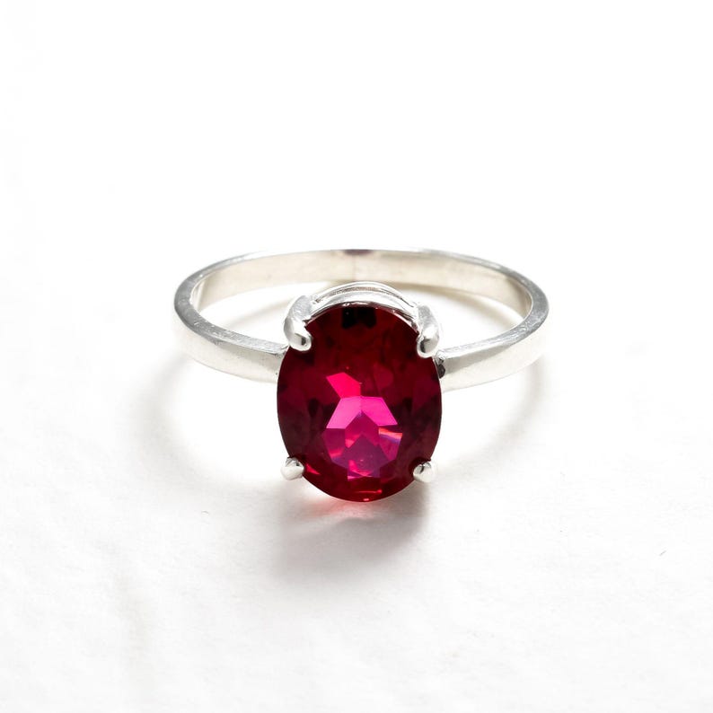 Anel de Rubi Vermelho, Rubi Sintético, Anel Oval de Rubi, Anel Solitário de Rubi, Anel de Rubi em Prata, Anel com Pedra de Nascimento de Julho, Anel com Gema Vermelha, Presente para a Mãe imagem 3