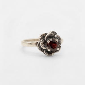 Real Garnet Ring, Vintage Garnet Ring, Flower Ring, January Birthstone, Red Ring, January Ring, Promise Ring, Sterling Silver Ring, Garnet