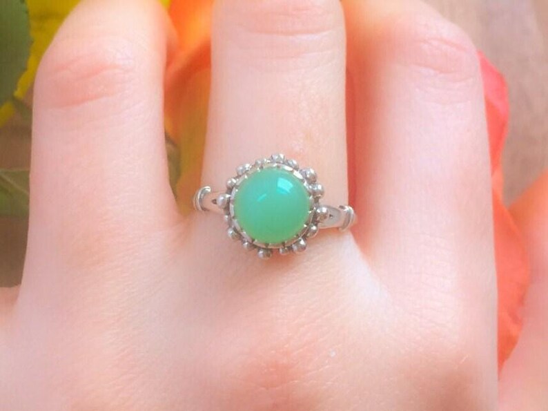 Chrysoprase Ring, Natural Chrysoprase, Vintage Ring, Green Stone Ring, Spring Ring, Solitaire Ring, 925 Solid Silver Ring, Real Chrysoprase image 2