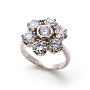 Diamond Ring, Created Diamond, Diamond Flower Ring, Flower Ring, Vintage Ring, Sparkly Ring, Vintage Flower Ring, Silver Ring, CZ Diamonds