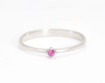 Anillo de oro blanco con rubí auténtico, anillo de promesa clásico con rubí, anillo de oro blanco de 14k auténtico, anillo de oro minimalista, anillo solitario delicado, piedra Adina