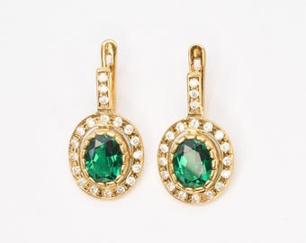Pendientes de oro y esmeralda, esmeralda sintética, pendientes colgantes verdes, pendientes de esmeralda vintage, elegantes pendientes ovalados, oro vermeil, oro de Adina