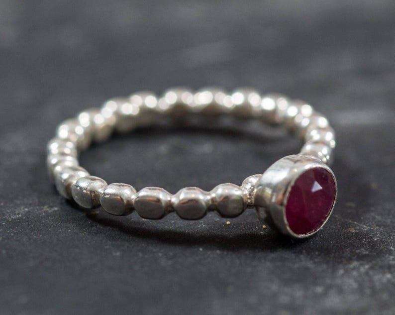 Lünette Rubin Ring, natürlicher Rubin, Roter Rubin Ring, Juli Birthstone, Roter Ring, Vintage Rubin Ring, Rubin Versprechen Ring, Juli Ring, Massiver Silber Ring Bild 7