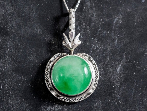 Large jade sale necklace
