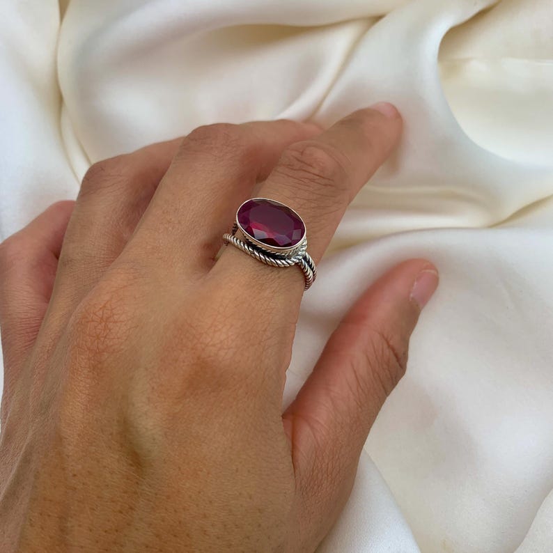 Grande bague rubis, rubis artificiel, bague corde, bague de créateur rouge, bague rubis tendance, bague yeux rouges, bague rubis vintage, bague en argent sterling image 7