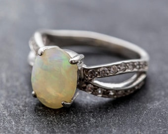 Ethiopian Opal Ring, Natural Opal Ring, Fire Opal, Engagement Ring, Vintage Rings, Rainbow Opal, Solid Silver Ring, October Birthstone, Opal