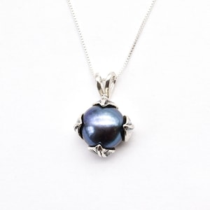Black Pearl Pendant, Natural Black Pearl, Vintage Pendant, Genuine Pearl, Leaf Pendant, Solid Silver, Black Pearl Necklace, June Birthstone