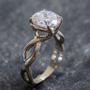 Engagement Ring, 2 carat Diamond, Lab-grown diamond c.z. Ring, Bridal diamond Ring, Sparkly Ring, Promise Ring, Solid Silver Ring, 4 Carat imagem 8