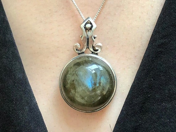 Vintage labradorite best sale pendant