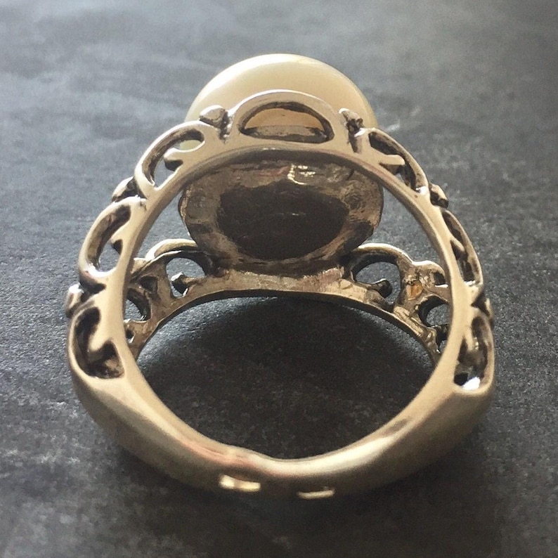Anillo de perla blanca, anillo de perla natural, piedra natal de junio, anillo de perla vintage, anillo de estilo vintage, anillo de junio, perla blanca, anillo de plata maciza imagen 9