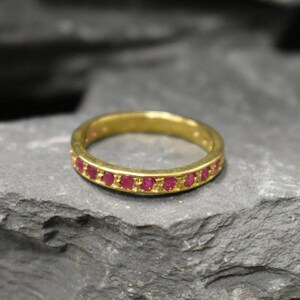 Anillo de oro con rubí, anillo de rubí, rubí natural, anillo de eternidad completo, anillo de eternidad de oro, anillo vintage de oro, alianza de rubí auténtico, alianza de rubí, anillo de plata imagen 3