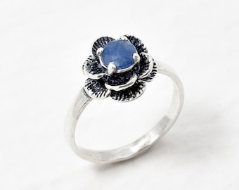 Sapphire Flower Ring, Real Sapphire Ring, Natural Sapphire, Blue Sapphire Ring, Silver Flower Ring, Vintage Blue Ring, Vintage Silver Ring
