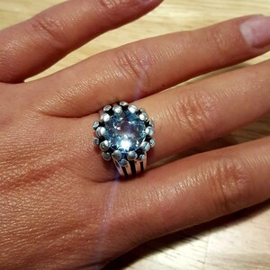 Statementring, blå topasring, naturlig blå topas, topadring, decembers födelsesten, unik ring, blå ring, massiv silverring, blå topas bild 2