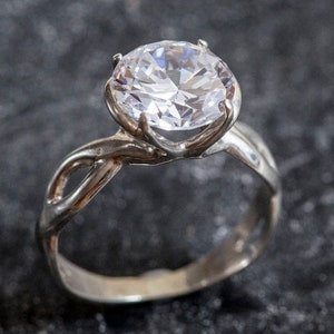 Engagement Ring, 2 carat Diamond, Lab-grown diamond c.z. Ring, Bridal diamond Ring, Sparkly Ring, Promise Ring, Solid Silver Ring, 4 Carat imagem 3