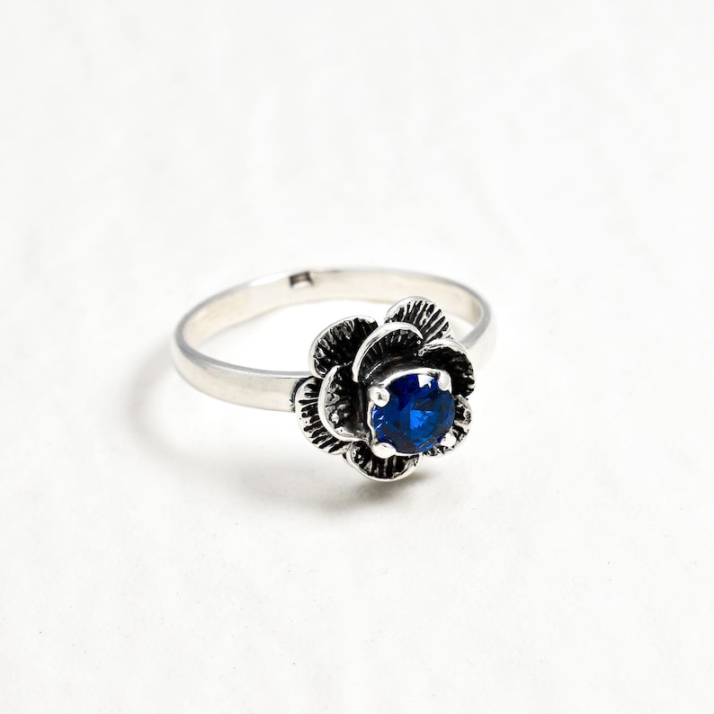 Saphir Ring, blauer Saphir Ring, erstellt Saphir, Blume Ring, Vintage Blume Ring, Vintage Ringe, blaue Blume Ring, massiv Silber Ring Bild 7