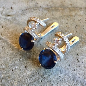 Boucles d'oreilles en saphir, Saphir créé, Boucles d'oreilles tourbillon, Boucles d'oreilles bleu roi, Gros clous, Design tourbillon, Boucles d'oreilles en argent massif, Saphir image 6