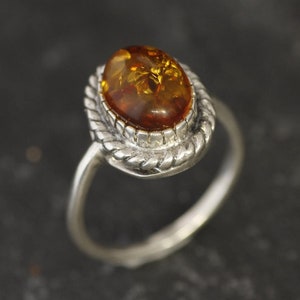 Silver Amber Ring, Natural Amber Ring, Oval Bezel Ring, November Birthstone Ring, Oval Vintage Ring, 925 Sterling Silver Ring, Adina Stone