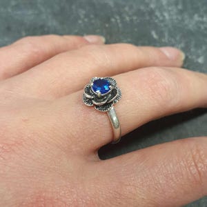 Saphir Ring, blauer Saphir Ring, erstellt Saphir, Blume Ring, Vintage Blume Ring, Vintage Ringe, blaue Blume Ring, massiv Silber Ring Bild 8