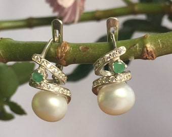 Vintage Pearl Earrings, Natural Pearl, Vintage Earrings, June Birthstone, Chunky Earrings, June Earrings, Solid Silver Earrings, Emerald