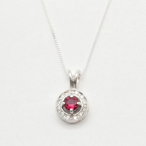 Pendentif rubis rouge, collier rubis créé, pendentif rouge vintage, pierre de naissance de juillet, collier rubis délicat, collier rubis argenté, pierre d'Adina