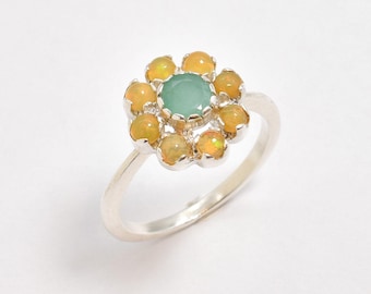 Smaragd ring, opaal ring, natuurlijke opaal ring, natuurlijke smaragd ring, vintage bloemenring, geboortesteen mei, geboortesteen oktober, massief zilveren ring