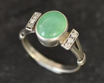 Chrysoprase Ring, Natural Chrysoprase Ring, Green Vintage Ring, Oval Bezel Ring, Green Chrysoprase Ring, May Birthstone Ring, Adina Stone