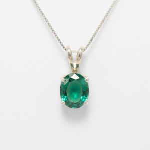 Emerald Pendant, Created Emerald, Green Oval Pendant, Green Vintage Pendant, Emerald Necklace, Dainty Green Pendant, Solid Silver Pendant
