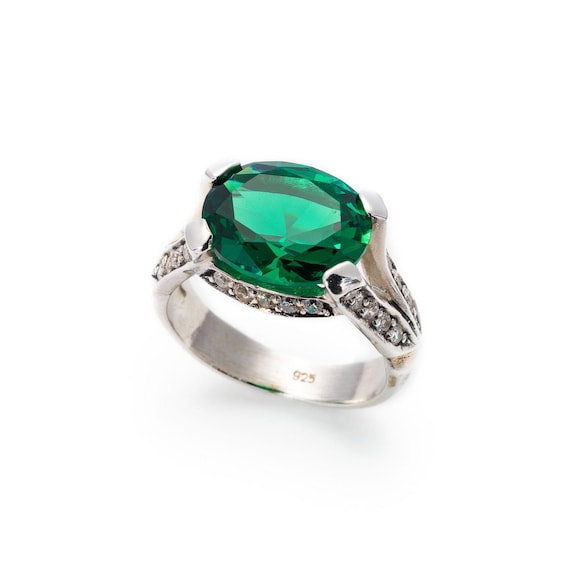 Emerald Ring, Vintage Emerald Ring, Emerald Green Ring, Created Emerald, Vintage Rings, Vintage Silver Ring, Horizontal Ring, Horizontal Gem